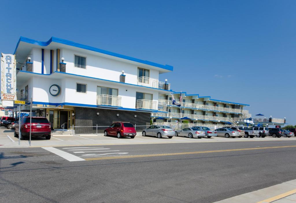 Attaché Oceanfront Resort