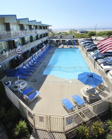Attache Resort