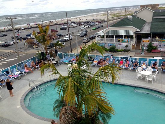 Champagne Island Resort
