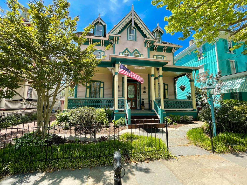 The Linda Lee VIctorian Bed & Breakfast