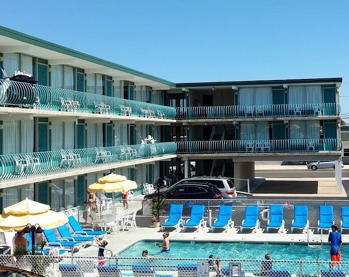 Trade Winds Motel